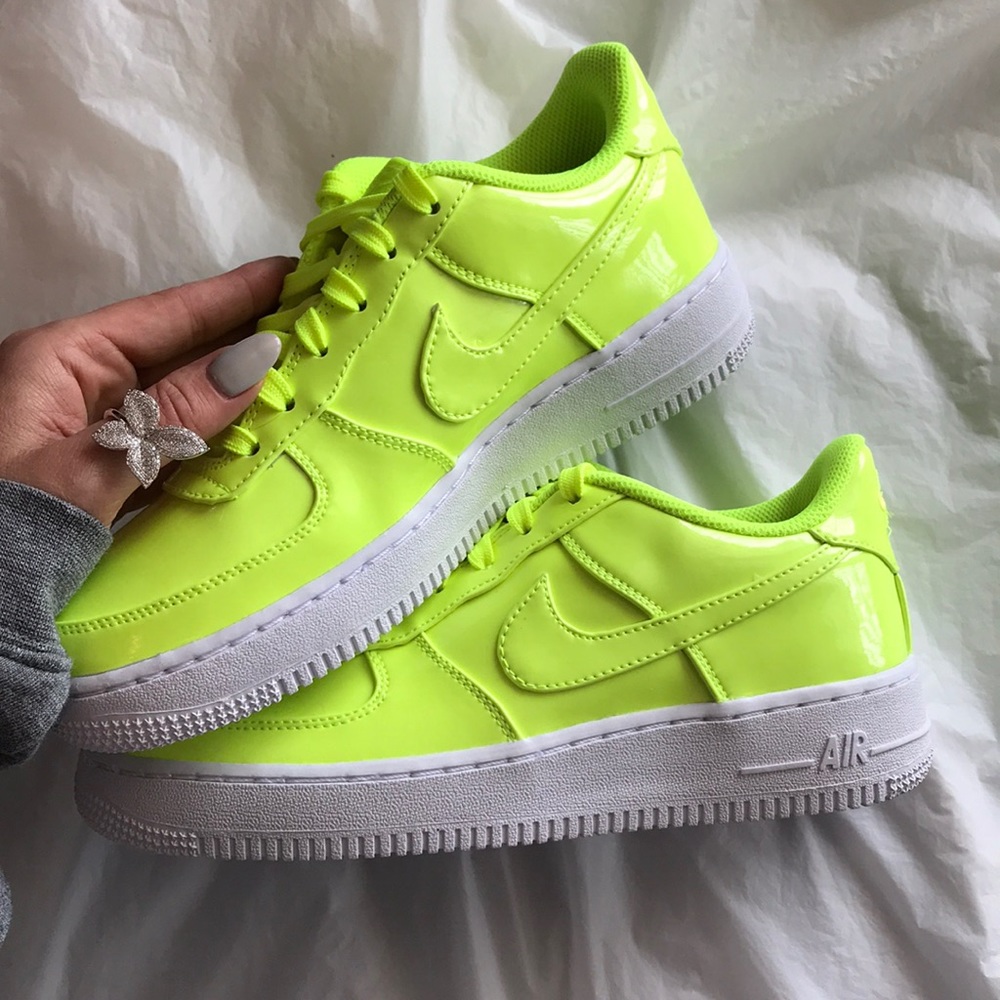 NWT Nike Air Force 1 Rare volt - Picture 6 of 8
